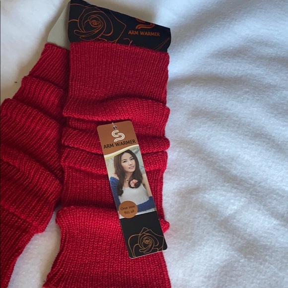 SALE 2/$27 Red Stretchy New Arm Warmers Bundle 2 or More Sale Items 4 Discount - Picture 4 of 11